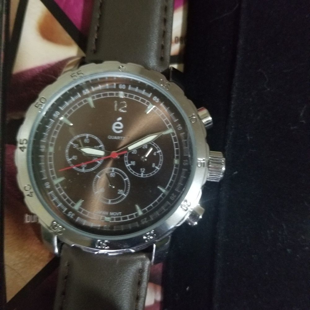Watch - Picture 3 of 8
